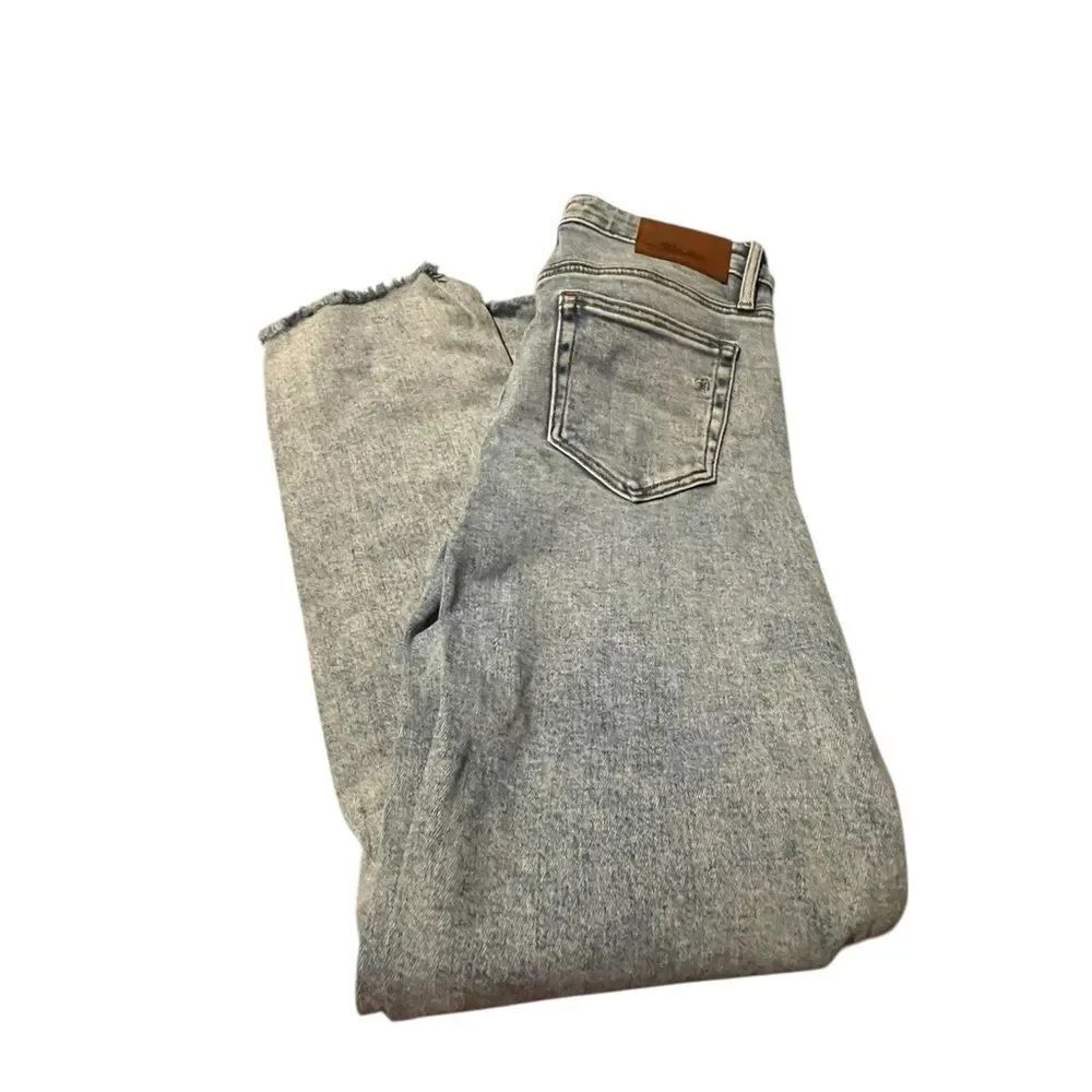 Straight Leg Women's Jeans in Light Gray